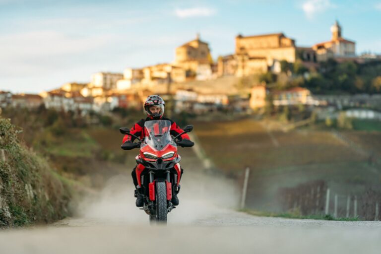 Ducati Multistrada V2 2025: The Queen of Versatile Adventure Bikes